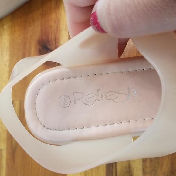 Refresh Jelly Platform Sandals - Picture 7 of 8